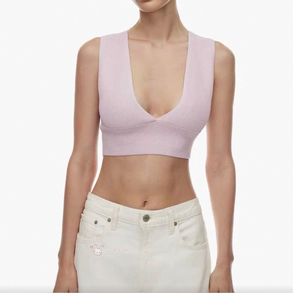 Aritzia Sculpt Knit Deep V Tank size XS